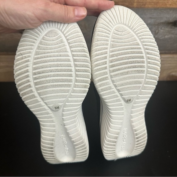 Easy Spirit Women's Golda Slip On Casual Shoes Black Walking Sneakers 9M - Picture 9 of 10